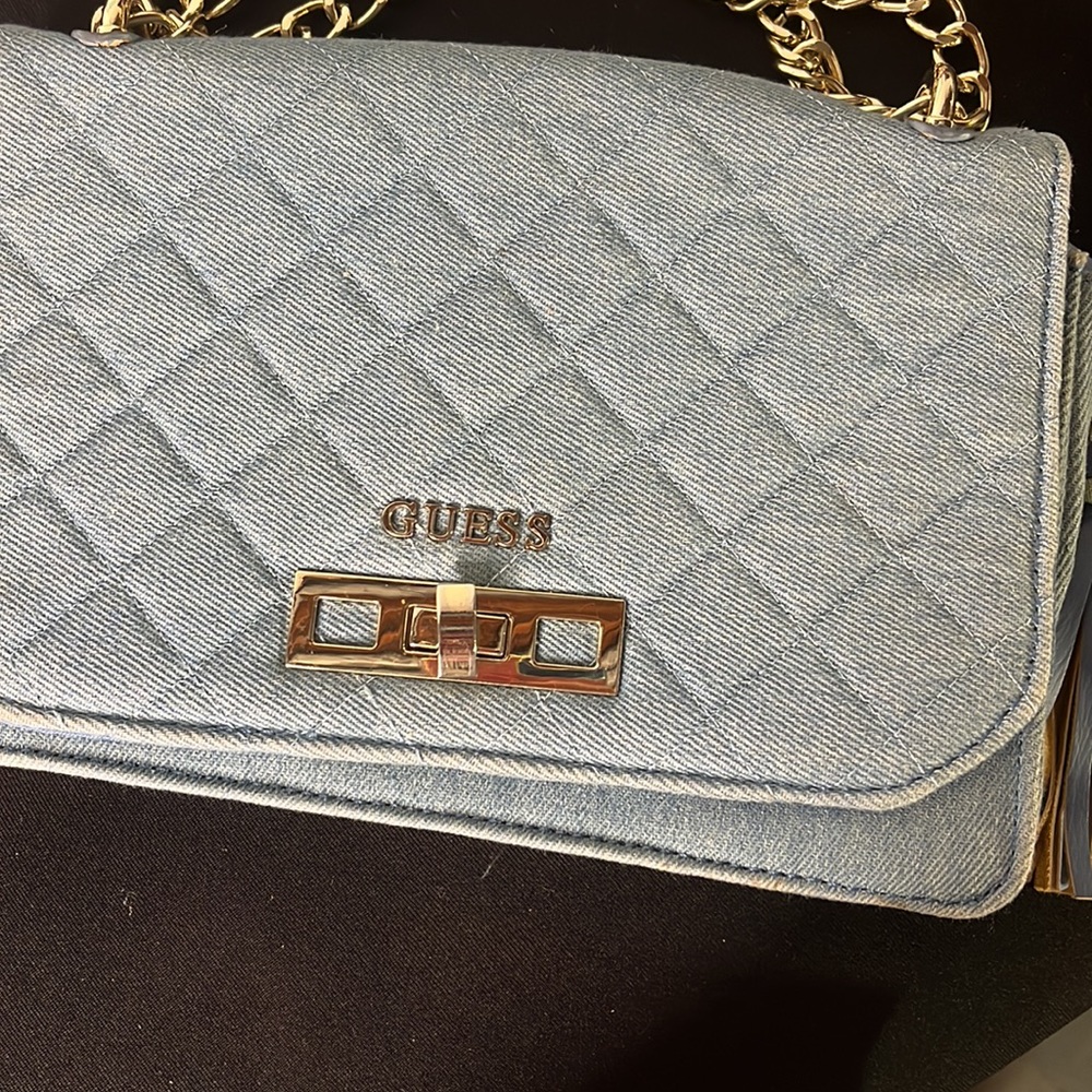 Guess - Picture 2 of 6
